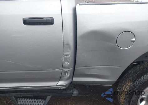 2022 Ram 2500 Tradesman 4X4 6'4 Box z USA, uszkodzony, nr VIN 3C6UR5CJ3NG350631